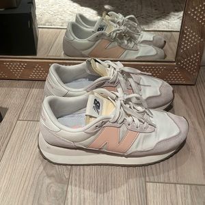New Balance Women's 237 Shoes; size 8, gently worn, in ‘Ivory’